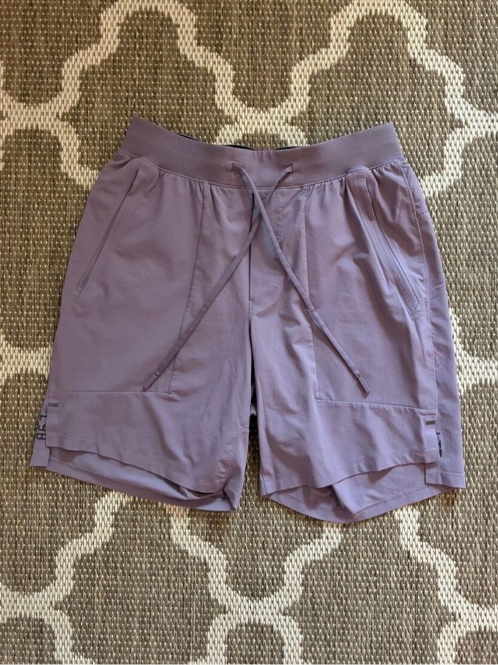Lululemon license to train shorts men’s size small 